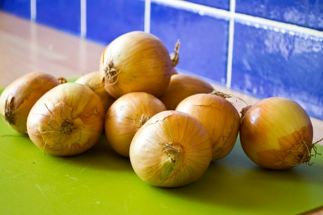 Smuggled produce dampen farmers