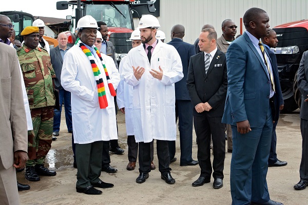 President of Zimbabwe visits Case IH distributor Agricon