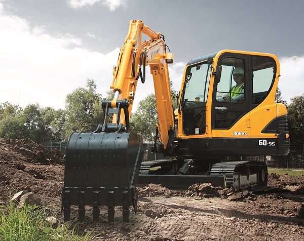 HPE Africa showcases its versatile range of Hyundai earthmoving equipment at the Nampo 2018