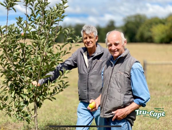 Hortgro 1662 industry award goes to Tru-cape’s Buks Nel and Henk Griessel